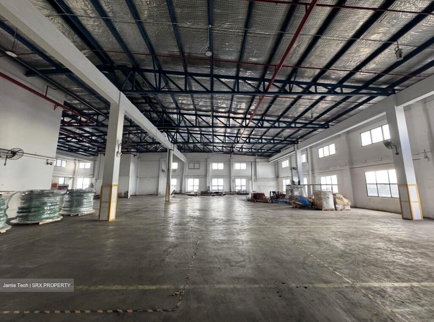 Gul Circle (D22), Warehouse #518426451